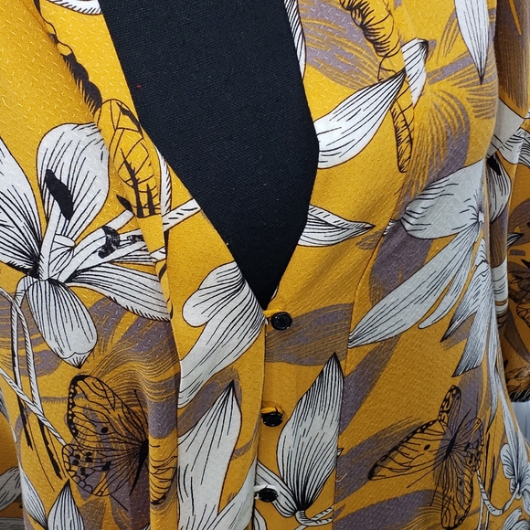 Dress Forum. Mixed Media Floral Striped Kimono - Picture 3 of 14